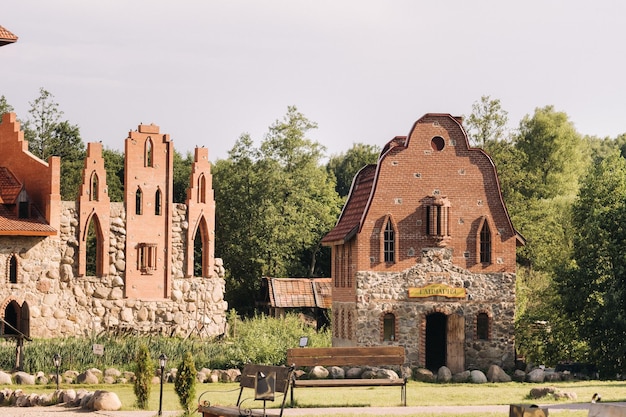 Zdjęcie parkmuzeum interaktywnej historii sulli na białorusi średniowieczny kompleks historyczny