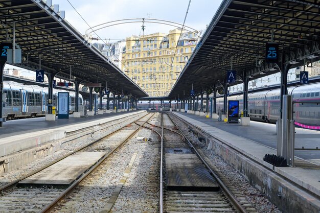 Zdjęcie paryż 26 marca 2023 gare de l'est w paryżu francja