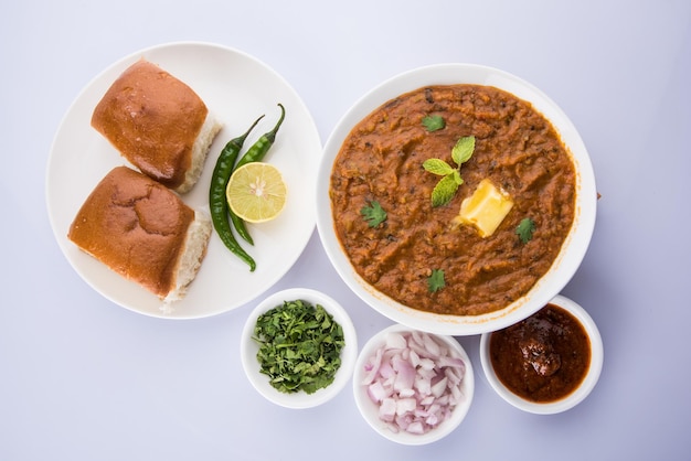 Pav Bhaji Indian Pikantny Fast Food Z Chlebem, Cebulą I Masłem, Indyjskie Jedzenie, Bombaj Jedzenie