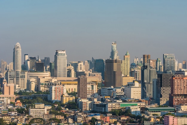 Pejzaż miejski i budynek Bangkok w dniu