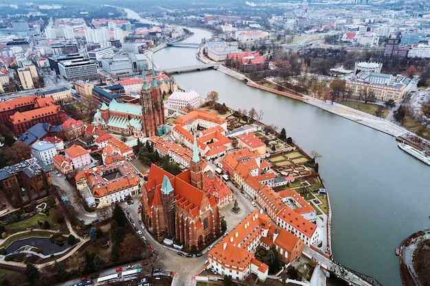 Pejzaż miejski wrocławskiej panoramy w polsce z lotu ptaka