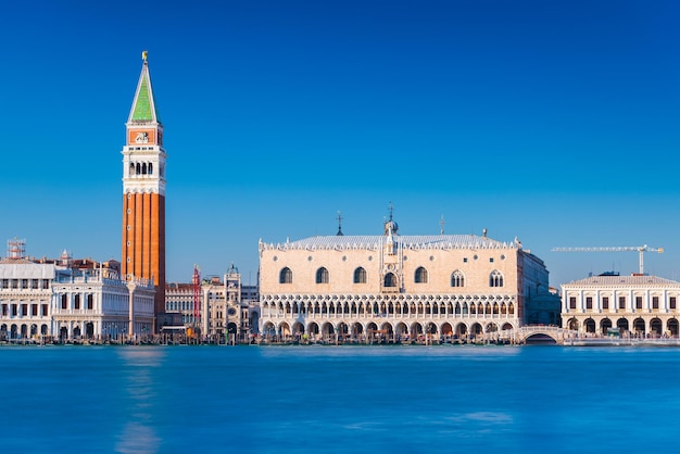 Zdjęcie pejzaż wenecji. widok na plac san marco (piazza san marco). region veneto, włochy