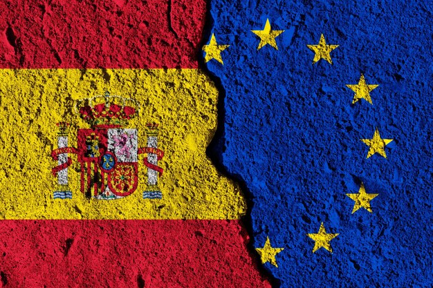 Pęknięcie między koncepcją stosunków politycznych flagi Unii Europejskiej i Hiszpanii