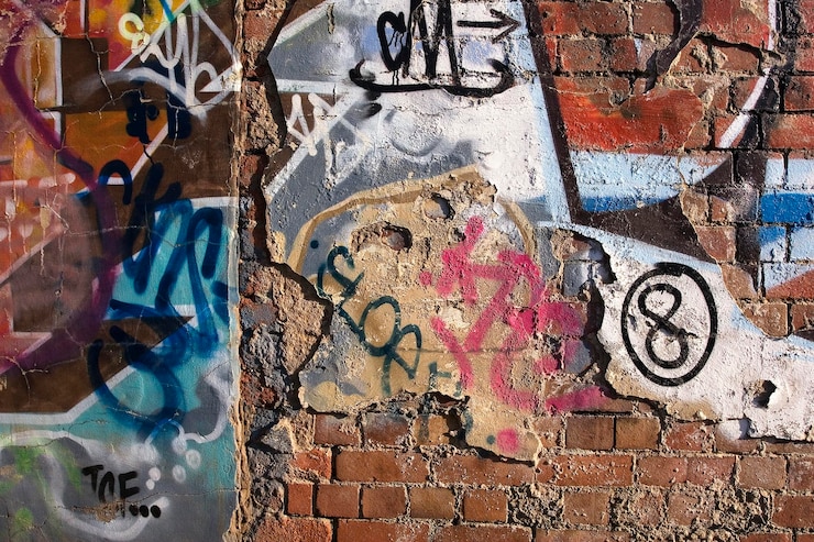 Zdjęcie pełna klatka graffiti na ścianie