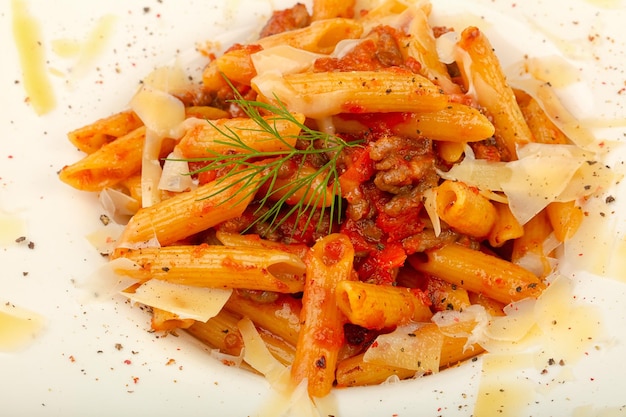 Penne bolognese