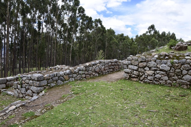 Peru Qenko znajduje się w Parku Archeologicznym Saqsaywaman Te archeologiczne ruiny Inków są zbudowane z wapienia