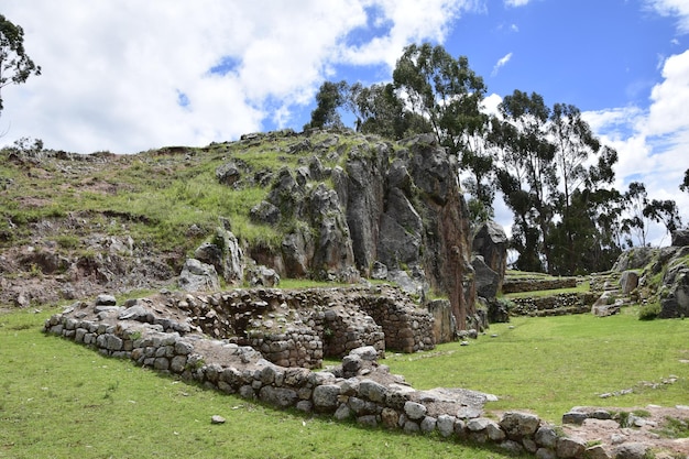 Peru Qenko znajduje się w Parku Archeologicznym Saqsaywaman Te archeologiczne ruiny Inków są zbudowane z wapienia