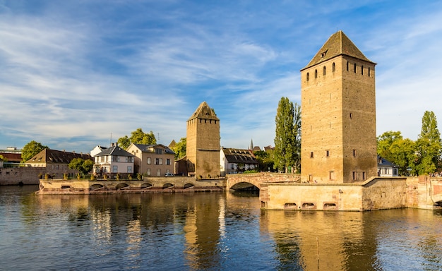 „Petite France”. Obszar turystyczny w Strasburgu we Francji