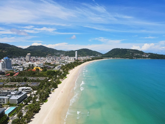 Phuket Tajlandia Karon Beach 2021 Widok Z Lotu Ptaka Podróż Miasto I Plaża W Lecie Tropikalnej Plaży Sea