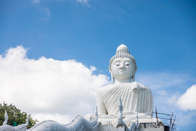 Phuket wielki Budda święte miejsce najważniejsze i czczone zabytki Wyspa Phuket