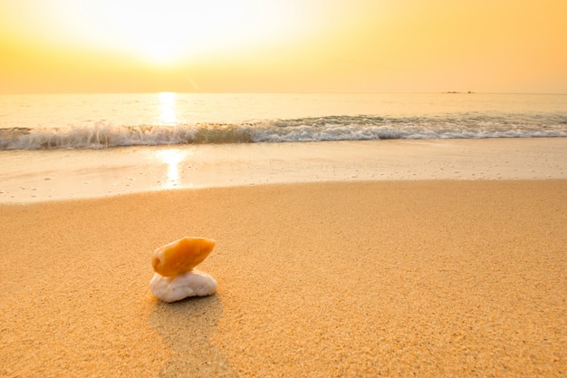 Zdjęcie piasek na plaży w thailand