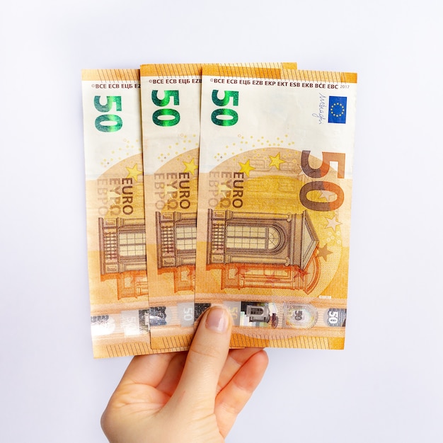 Pięćdziesiąt Banknotów Euro W Kobiecej Dłoni Symbol Pomocy Rządowej W Czasie Kwarantanny