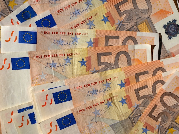 Pięćdziesiąt banknotów euro waluta Unii Europejskiej