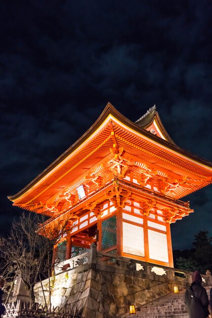 Piękna architektura w Kiyomizu-dera Świątynnym Kyoto ,.