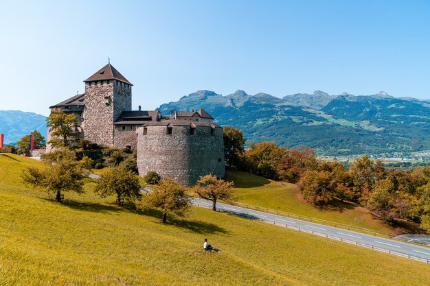 Piękna architektura zamku Vaduz, oficjalna rezydencja księcia Liechtensteinu