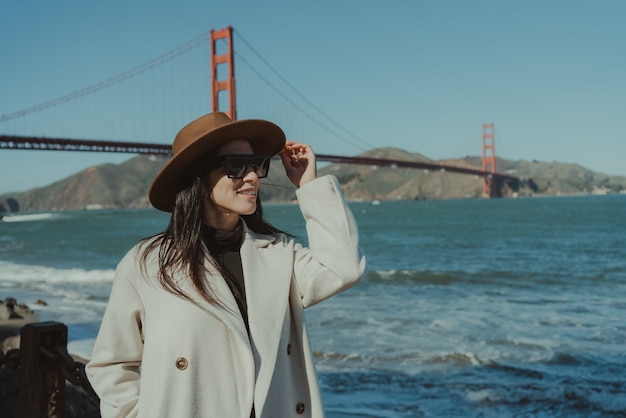 Piękna kobieta most Golden Gate San Francisco