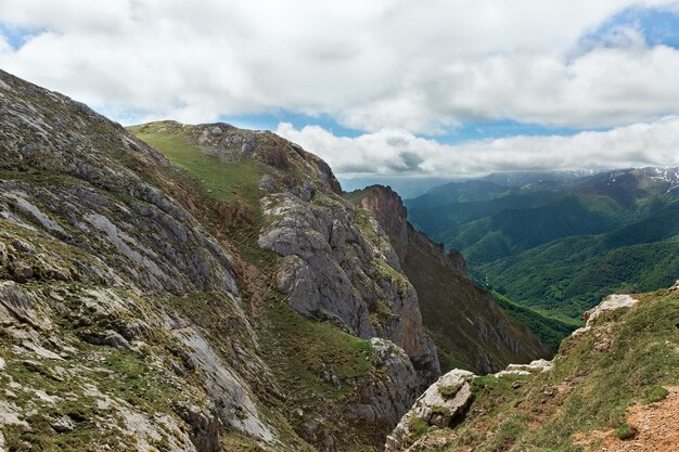 Piękna panorama Picos de Europa Hiszpania