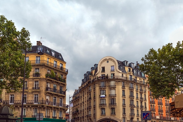 Piękna paryska architektura. Francja