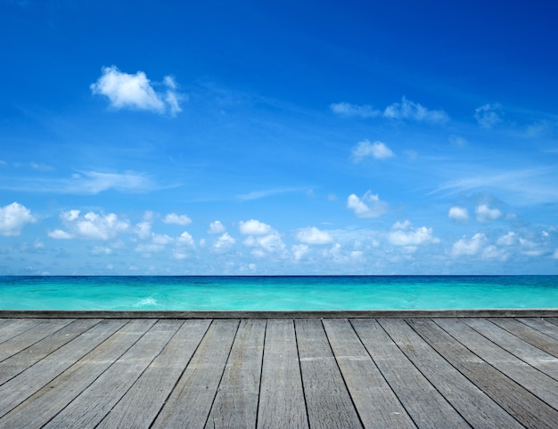 Piękna plaża i tropikalne morze