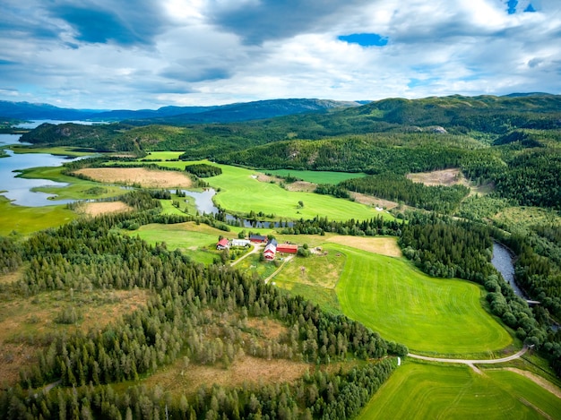 Piękna przyroda Norwegia naturalny krajobraz zdjęcia lotnicze..