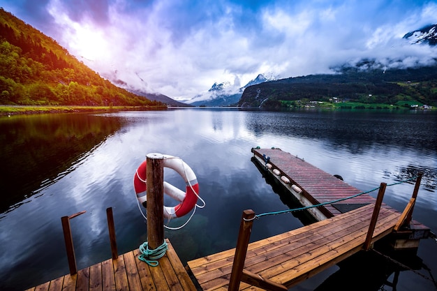 Piękna przyroda Norwegia naturalny krajobraz.