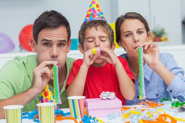 Piękna Rodzina Gra Z Rogi Party