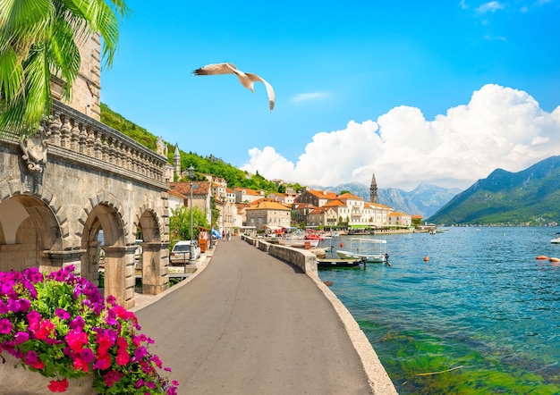 Piękna Zatoka W Perast