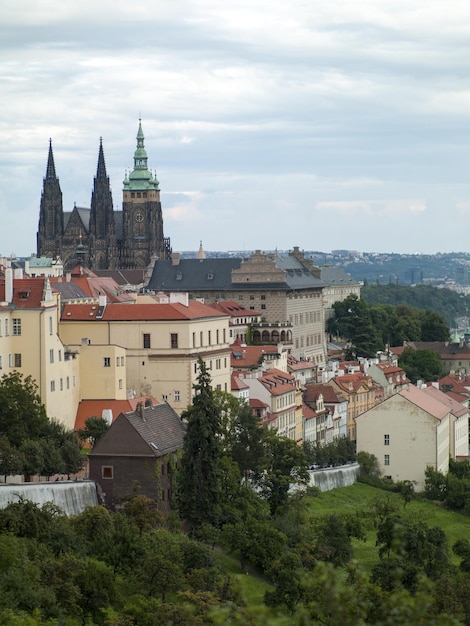 Piękne budynki architektoniczne w Pradze, stolicy Czech.