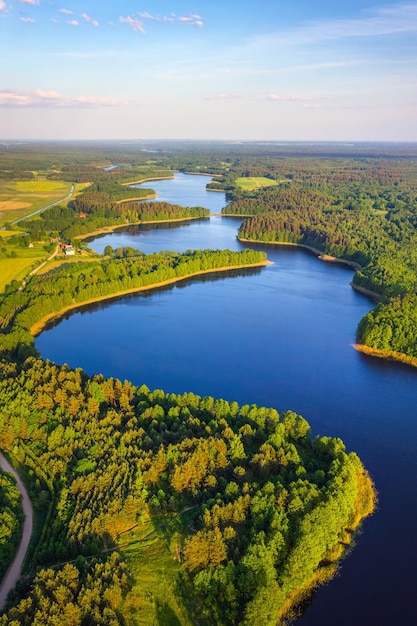 Piękne jezioro na Białorusi