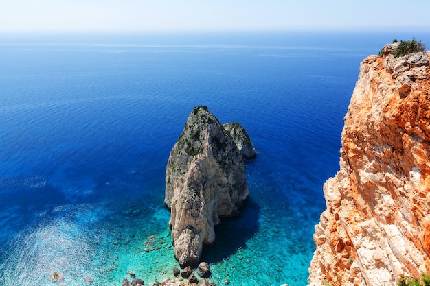 Piękne krajobrazy morskie na wyspie Zakynthos w Grecji