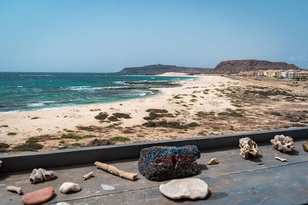 Piękne krajobrazy Oceanu Atlantyckiego na wyspie Boa Vista Wyspy Zielonego Przylądka