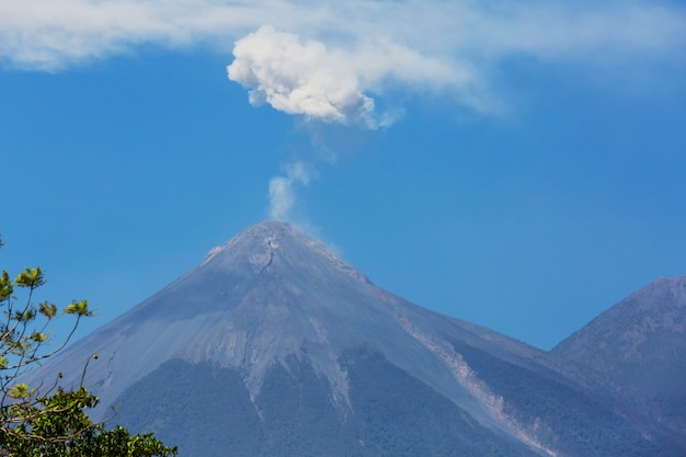 Piękne krajobrazy wulkanów w Gwatemali w Ameryce Środkowej