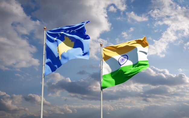 Piękne narodowe flagi państwowe Kosowa i Indii razem