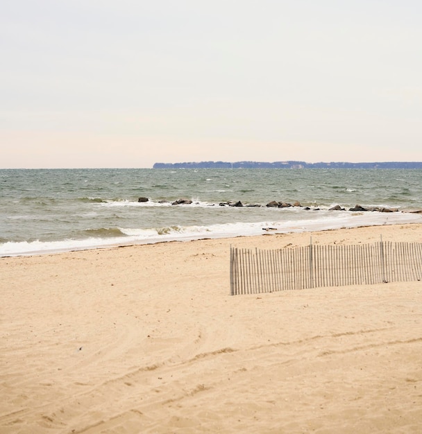 Piękne ujęcie piaszczystej plaży