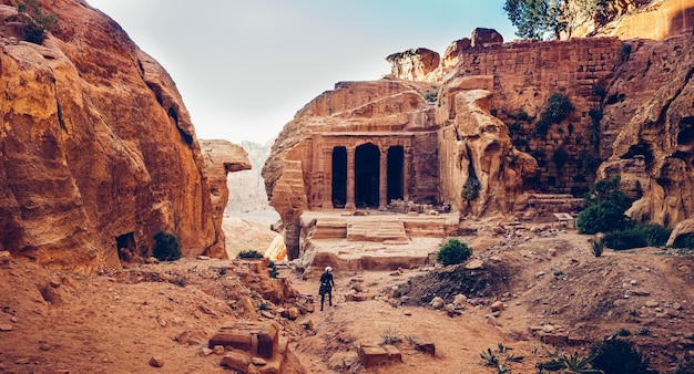 Piękne ujęcie Świątyni Ogrodowej w Petrze w Jordanii