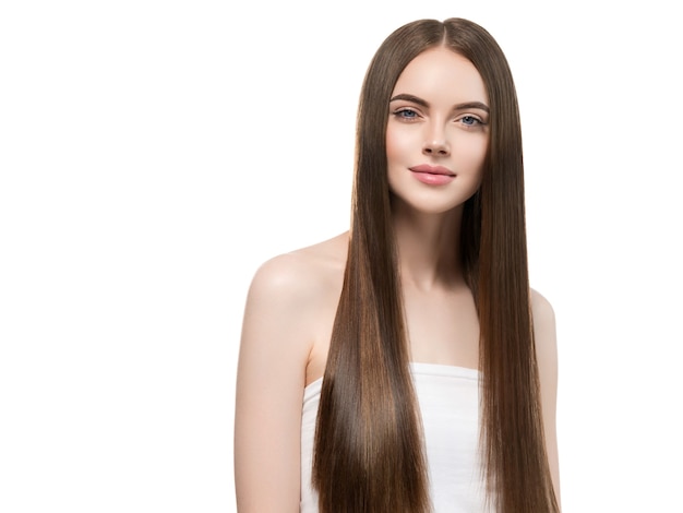Piękne włosy gładkie długie brunetki piękna kobieta zdrowa fryzura młoda szczęśliwa kobieta na białym tle