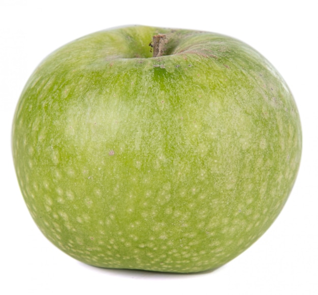 Piękne zielone jabłko na białym tle