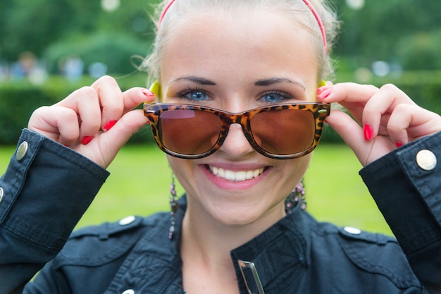 Pięknej Blondynki Nastoletniej Dziewczyny Portret