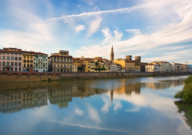 Piękno Florencji Nad Rzeką Arno Latem, Włochy