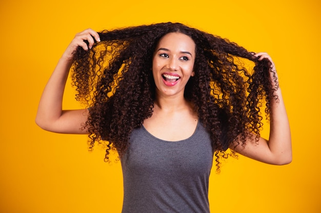 Piękno Portret Afroamerykanki Z Fryzurą Afro I Makijażem Glamour