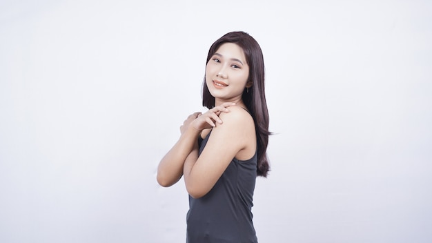 Piękny azjatycki makijaż zalotny styl na białym tle
