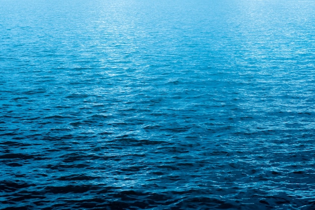 Piękny błękitny morze jest abstrakcjonistycznym tłem