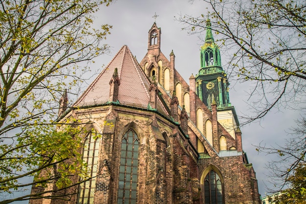 Piękny kościół Mariacki Marienkirche w Berlinie, Niemcy.