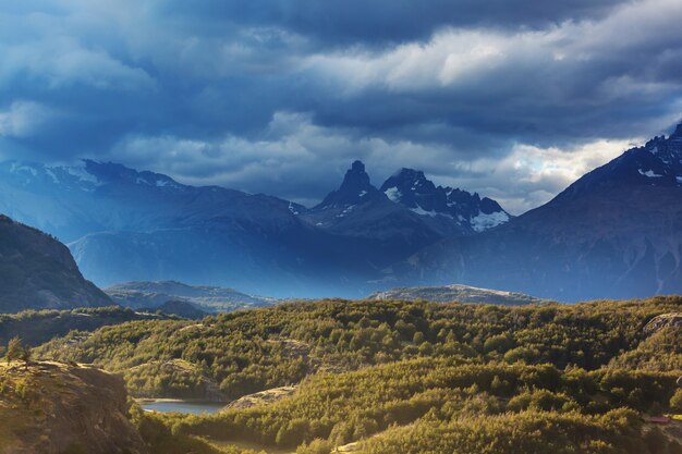 Piękny Krajobraz Górski Wzdłuż Drogi żwirowej Carretera Austral W Południowej Patagonii, Chile