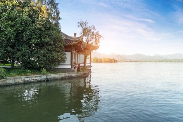 Zdjęcie piękny krajobraz i krajobraz w zachodnim jeziorze, hangzhou