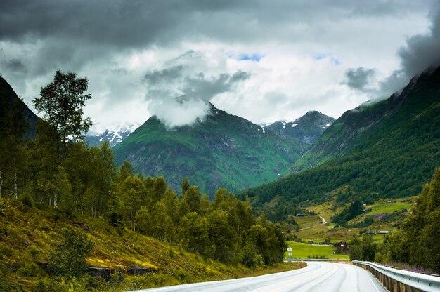 Piękny krajobraz Norwegii latem 2014