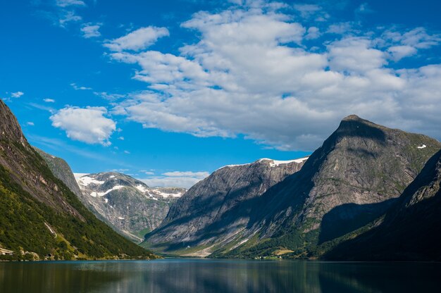 Piękny krajobraz Norwegii latem 2014