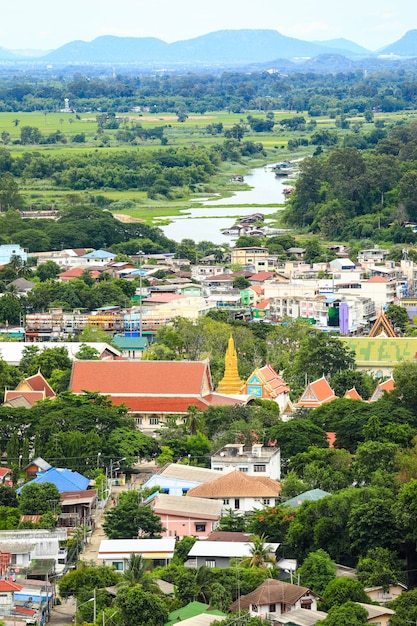 Piękny krajobraz Uthaithani ze wzgórza