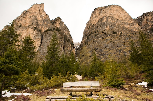 Zdjęcie piękny krajobraz w alpach włoskich dolomitach