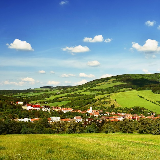 Piękny krajobraz w górach latem Republika Czeska Białe Karpaty Europa